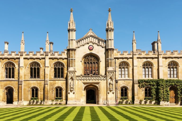 how-to-get-into-university-of-cambridge-university-in-england-studiare-in-inghilterra-come-entrare-a-Universita-di-cambridge-Universita-in-Inghilterra-studia-w-anglii-jak-sie-dostac-na-cambridge-5.jpeg-study in england